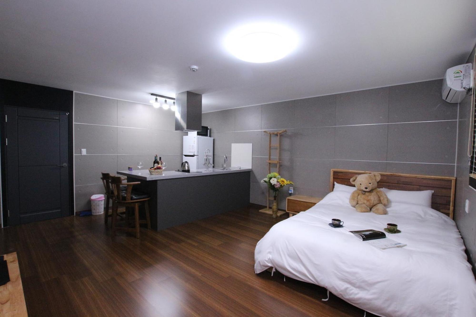 Uljin Blue Ara Cd Pension Room photo